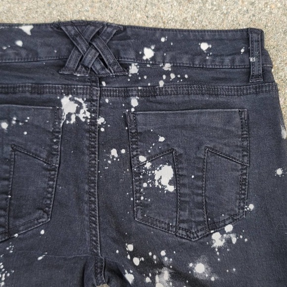 Tripp NYC Distressed Bleach-dyed  Skinny Jeans Skull Accents - Picture 4 of 6